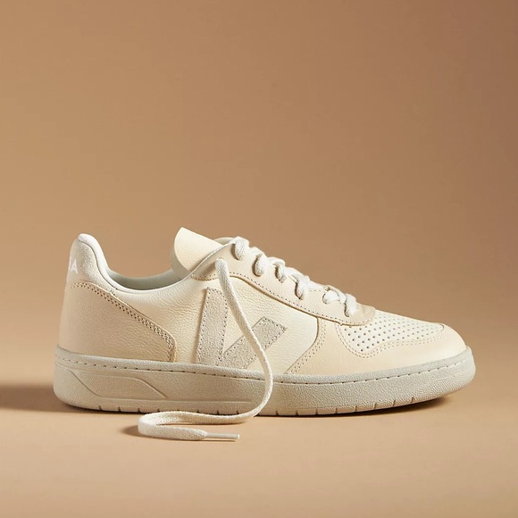 Veja V-10 Sneakers - Picture 1 of 5